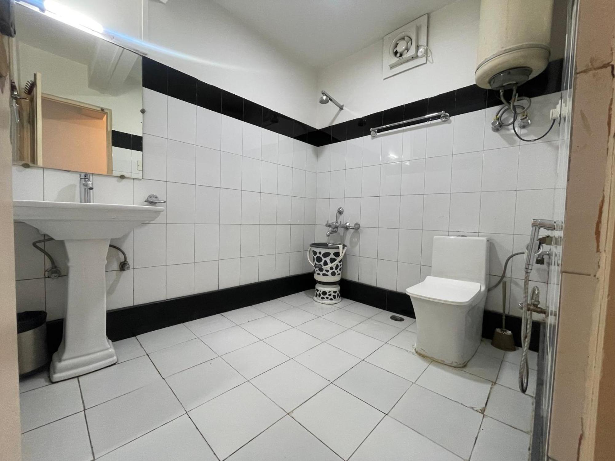 Hotel Senorita Srinagar  Bagian luar foto